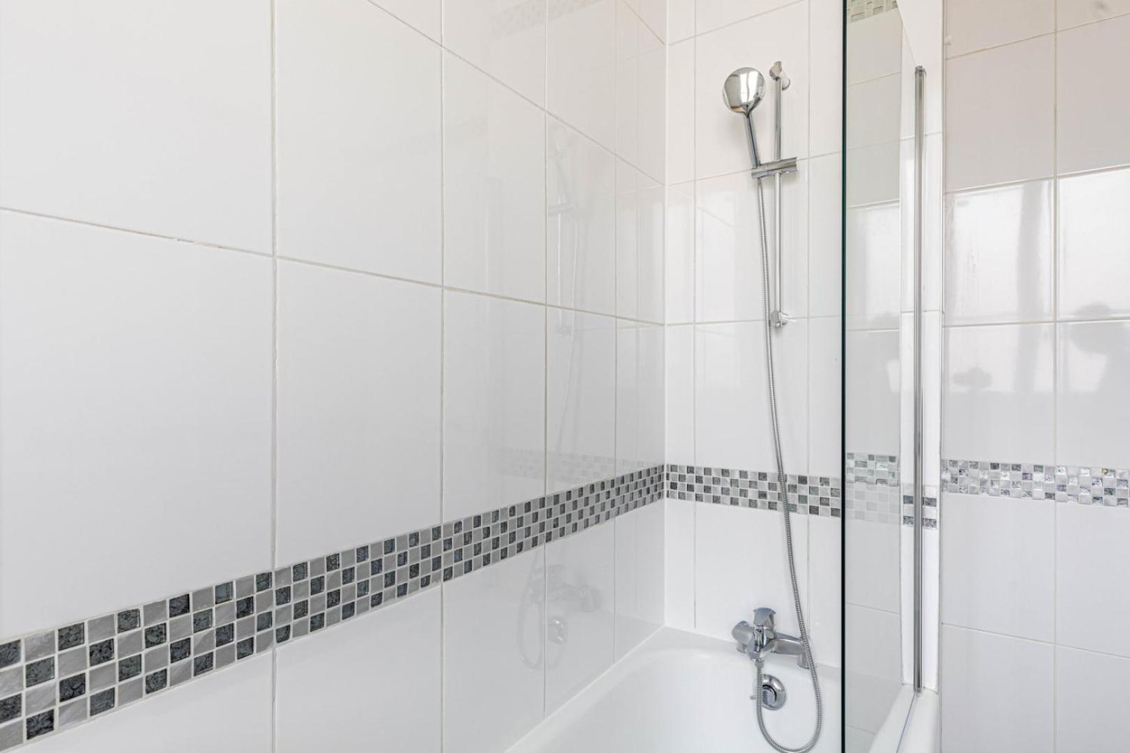 Ferienwohnung Guestready - Apt Moderne - Direct Champs Elysees Clichy Exterior foto
