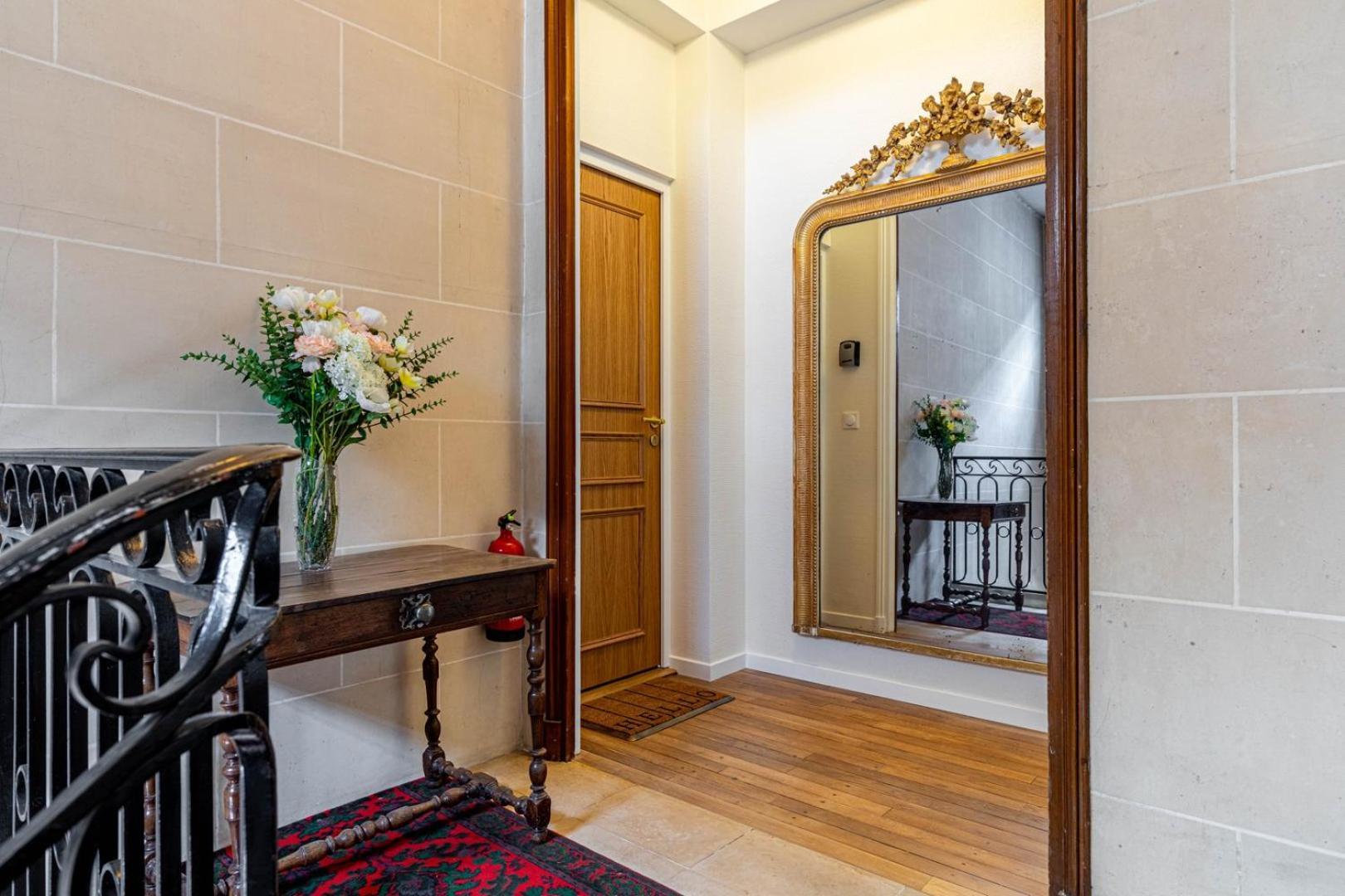 Ferienwohnung Guestready - Apt Moderne - Direct Champs Elysees Clichy Exterior foto