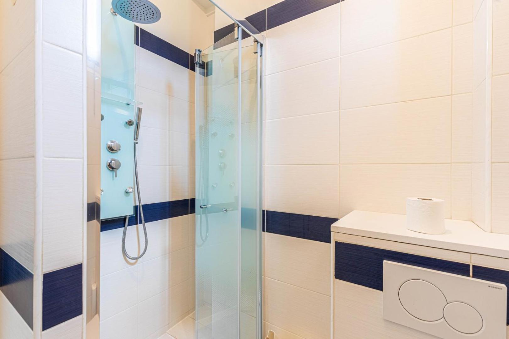 Ferienwohnung Guestready - Apt Moderne - Direct Champs Elysees Clichy Exterior foto
