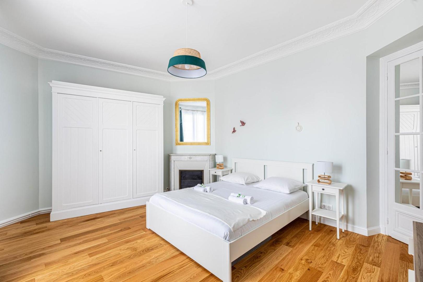 Ferienwohnung Guestready - Apt Moderne - Direct Champs Elysees Clichy Exterior foto